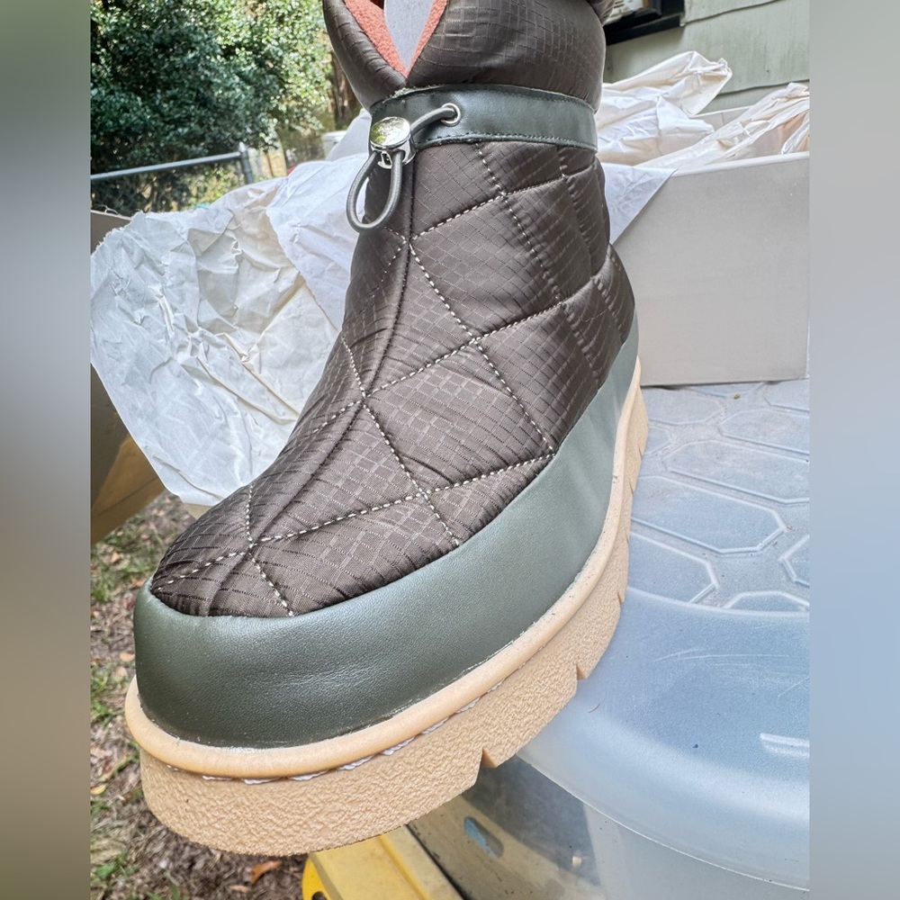 Marc Fisher Quilted Green Winter Boots